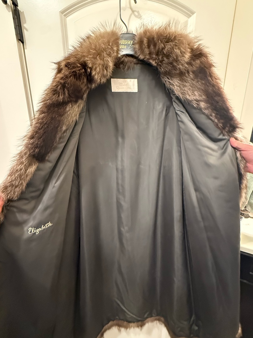 Vintage Genuine Raccoon Fur Full Length Coat Yudofsky Fur & Leather - Picture 8 of 16